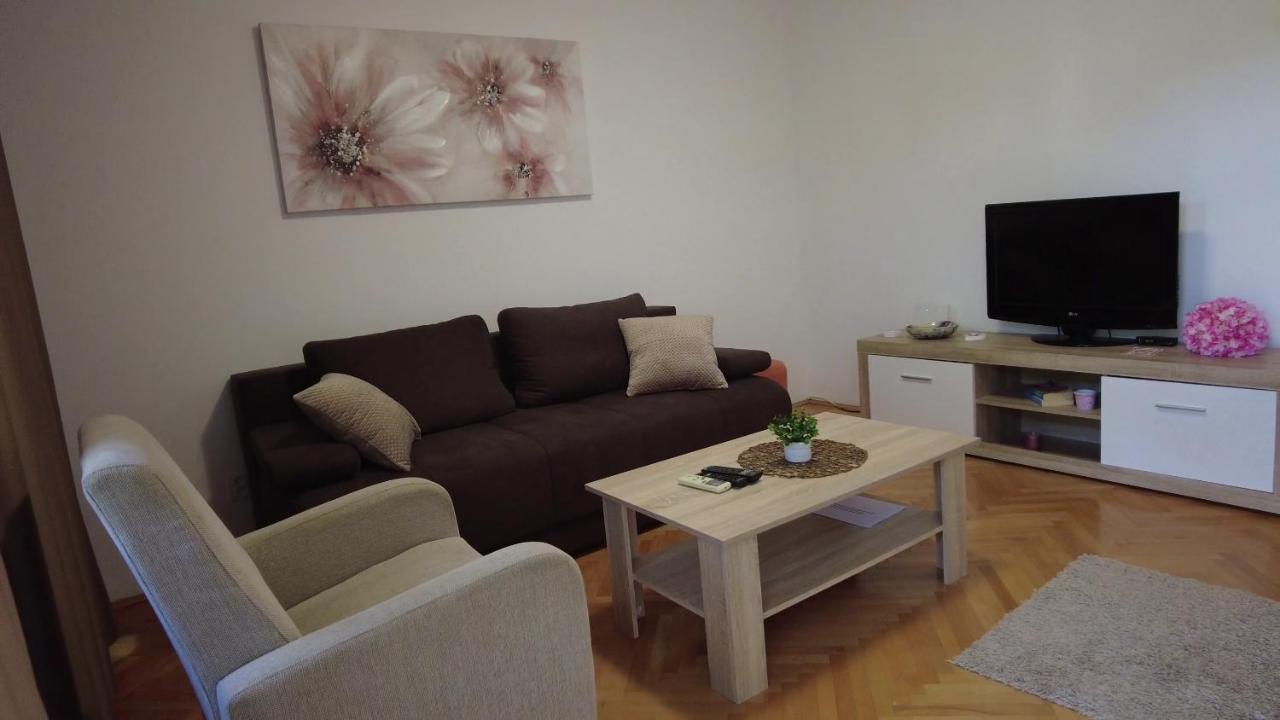 Apartment Dina Omiš Eksteriør bilde
