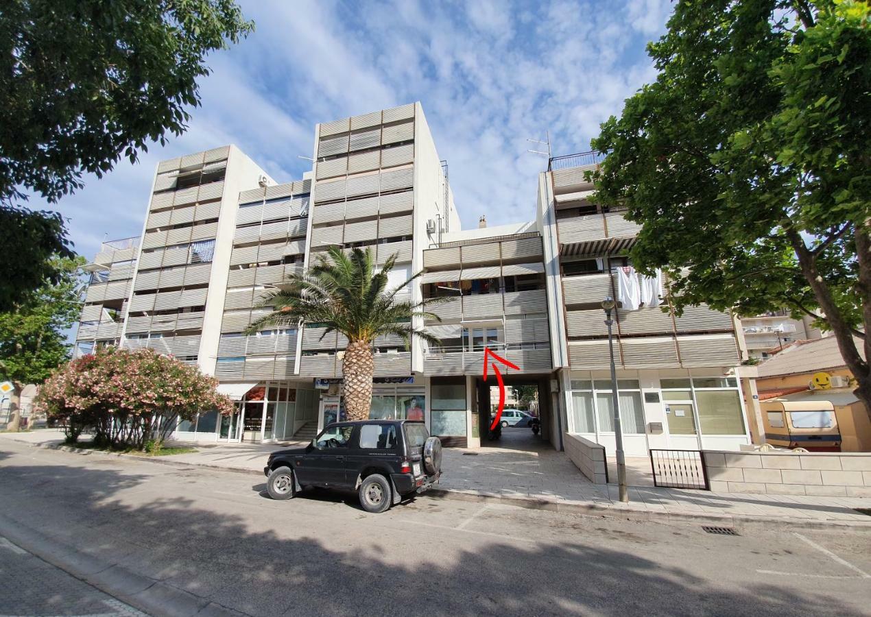 Apartment Dina Omiš Eksteriør bilde